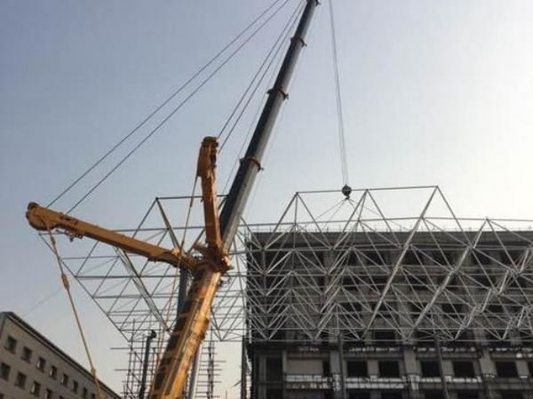 金安区吊车租赁公司_大中小吨位吊车出租电话